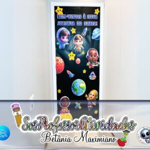 Decoração de Porta Volta às Aulas com Astronautas